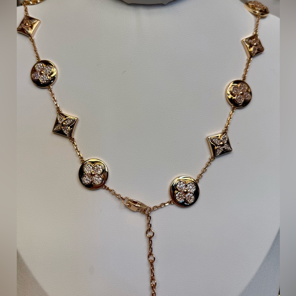 NRG120 ONE-OF-AKIND!! High-end 3D CLOVER 18K Rose Gold Plated 20” Necklace - Picture 3 of 3